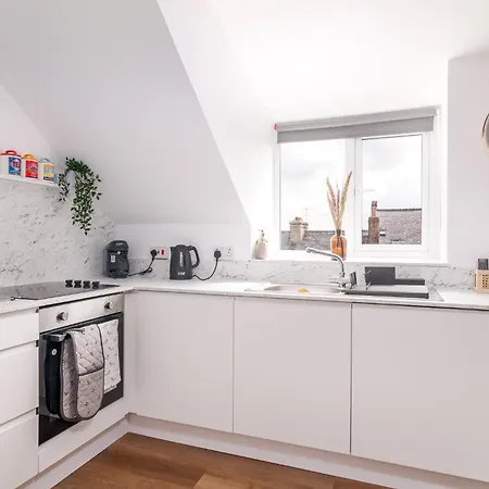 Heights - 5min Stroll To Harbour &