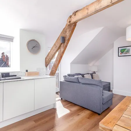 Daire Heights - 5min Stroll To Harbour & Whitby